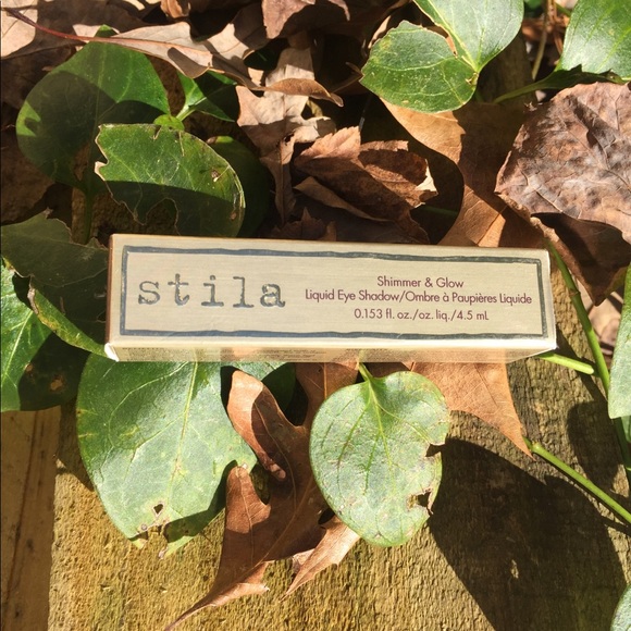 Stila Shimmer & Glow liquid eyeshadow! 😎 🆕 - Picture 4 of 8